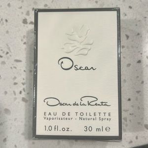 Brand new Oscar de la Renta eau de toilette spray